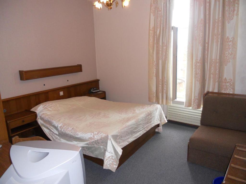 Hotel Ten Putte Хистел Стая снимка